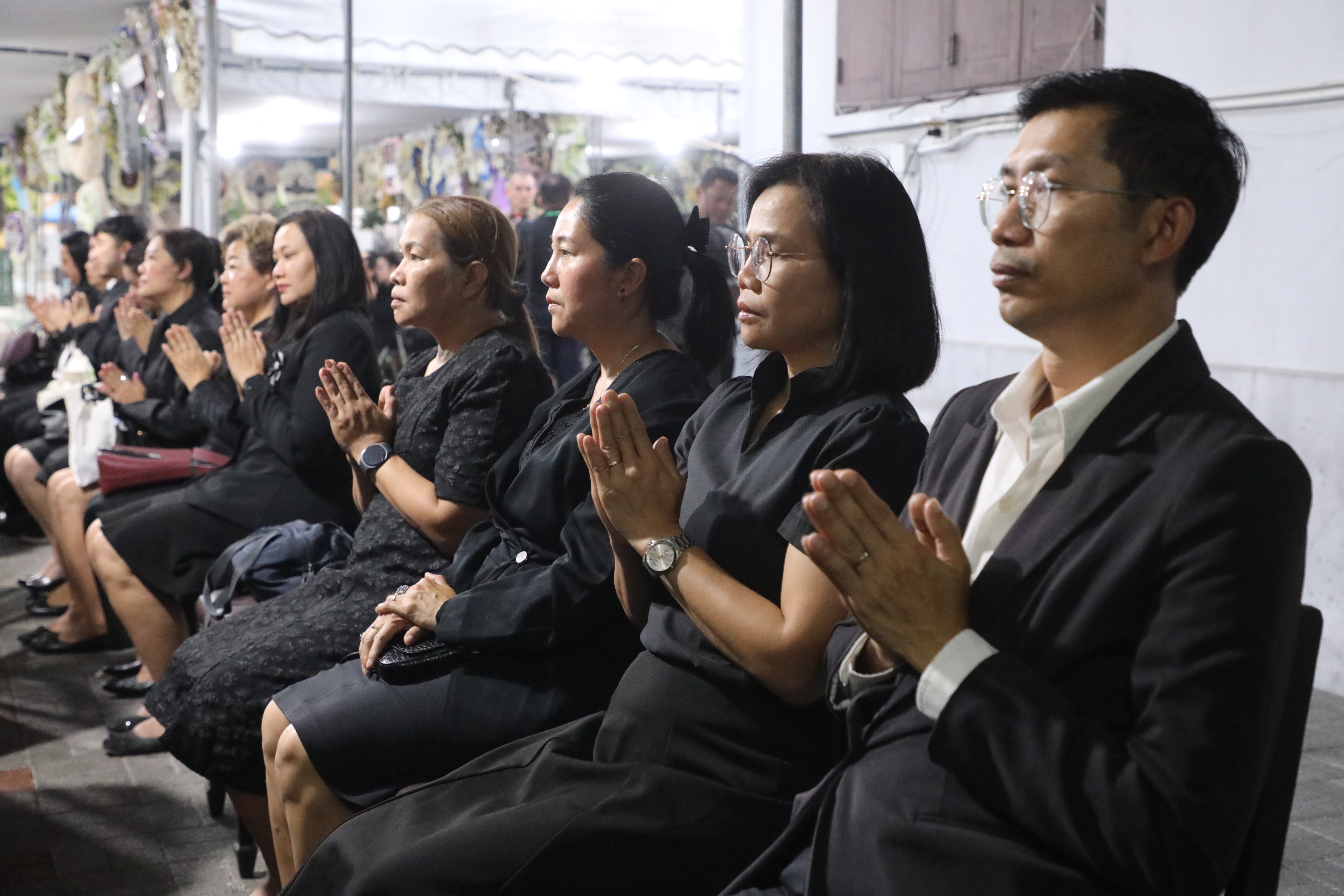 title - ส.ป.ก. ร่วมอาลัย เข้าร่วมงานสวดพระอภิธรรม นายจรัลธาดา กรรณสูต องคมนตรี อดีตปลัดกระทรวงเกษตรและสหกรณ์